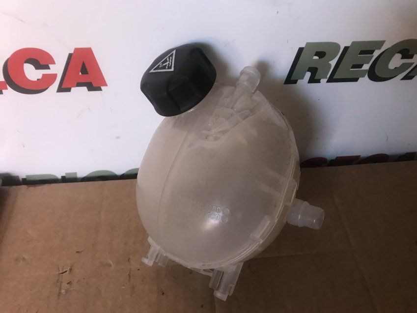 VASO EXPANSION PEUGEOT 208 II 2020 1.2 Gasolina 26.500Kms Ref. 9824198680   9824316180