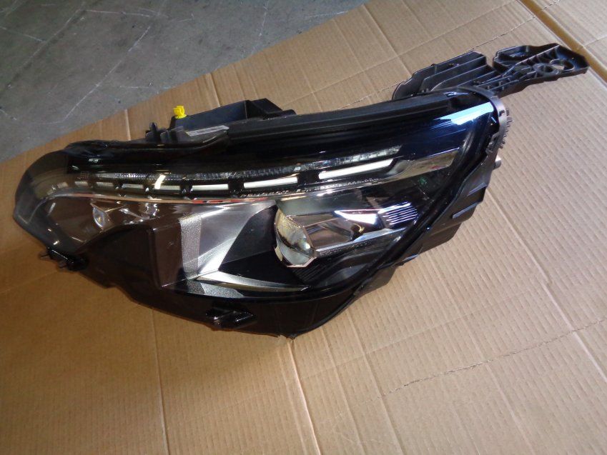 FARO FULL LED TECHNOLOGY PEUGEOT 3008 2020 Ref. 9826572780 LADO IZQUIERDO