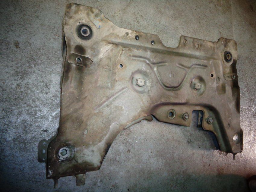 CUNA / PUENTE DELANTERO RENAULT LAGUNA 3 2011 GT 2