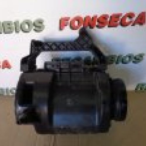 CAJA FILTRO AIRE / CAUDALÍMETRO MERCEDES BENZ CLA 45 2014 W117 Ref. A1330900001