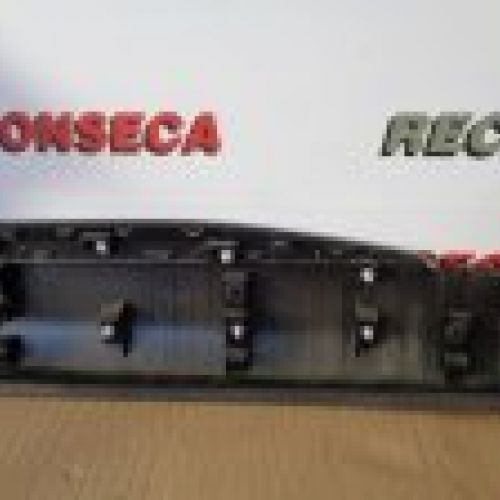 MOLDURA EXTERIOR PUERTA TRASERA DERECHA PEUGEOT 2008 II 2020