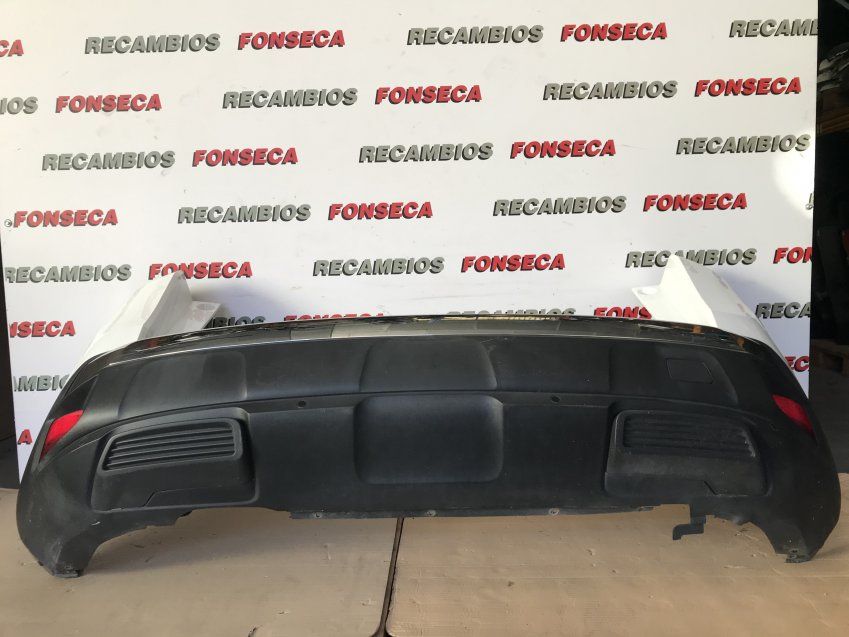 DEFENSA TRASERA PEUGEOT 3008 II 2017 Ref. 9811865077 Con Sensores Parking