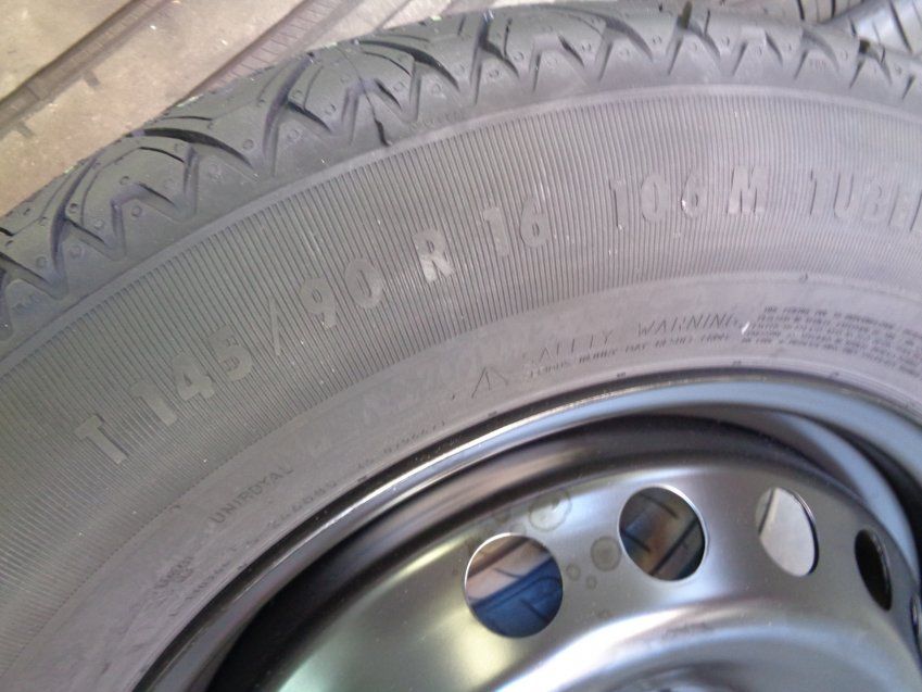 RUEDA REPUESTO RENAULT KADJAR 145/90 R16 106M GALLETA NUEVA NEUMATICO UNIROYAL