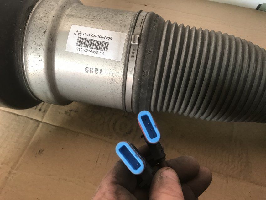 AMORTIGUADORES TRASEROS MERCEDES S 2007 320cdi 4Matic 235cv W221 SUSPENSION NEUMATICA Ref. A2213203613