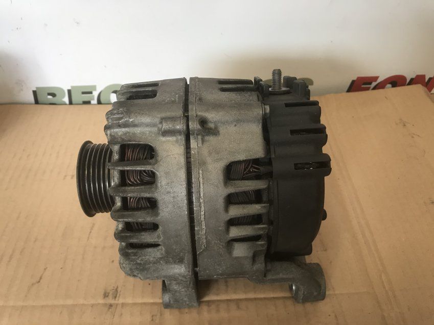 ALTERNADOR BMW SERIE 5 2008 E60 E61 520d 177cv   Valeo   Ref. 7802261