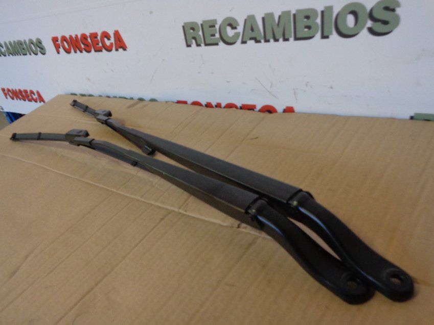 BRAZOS LIMPIA PARABRISAS PEUGEOT 2008 II 2020 Ref.9822931880 / 982293680