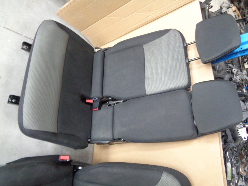ASIENTOS RENAULT KANGOO 2018 CON TAPIZADOS Y  DE 3 PLAZAS