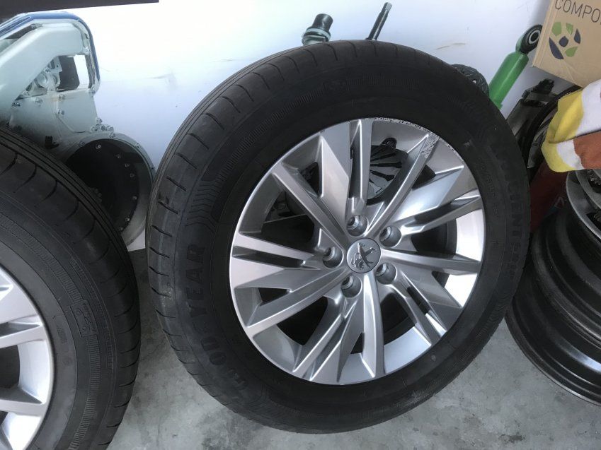 LLANTAS PEUGEOT EN 16"    LLANTAS ORIGINALES 7JX16   NEUMATICOS GOODYEAR 215/60 R16 95V