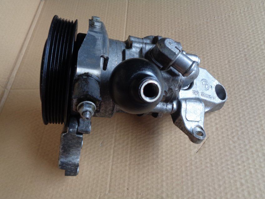 BOMBA DIRECCIÓN ASISTIDA HIDRÁULICA BMW 635d 2008 E63 140.000Kms Ref. 7795298 / 3242 7789596 / 678126901