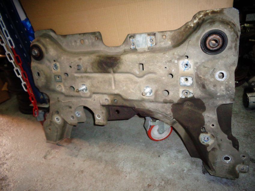 CUNA / PUENTE DELANTERO RENAULT LAGUNA 3 2011 GT 2