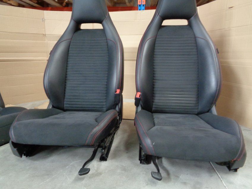 ASIENTOS MERCEDES BENZ CLASE CLA 2015 W117 AMG CON TAPIZADOS MIXTOS CUERO / ALCANTARA