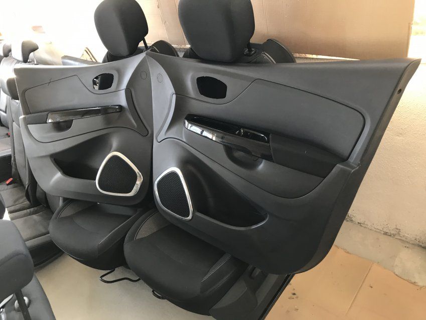 ASIENTOS DELANTEROS Y TRASEROS RENAULT CAPTUR 2014   CON TAPIZADOS DE PUERTAS