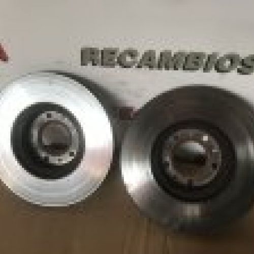 DISCOS Y PINZAS FRENO DELANTEROS PEUGEOT 3008 2021 1.5hdi 130cv USADO   DISCOS DE 300mm