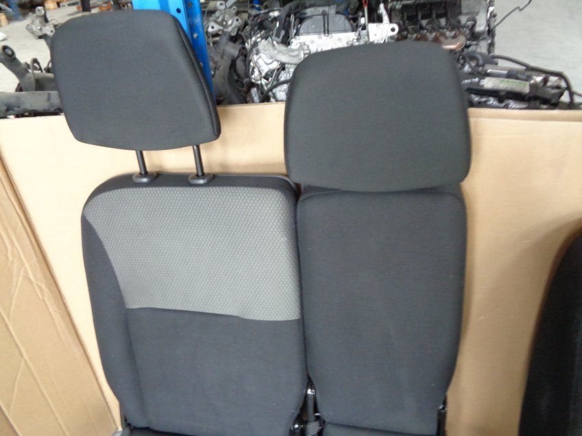 ASIENTOS RENAULT KANGOO 2018 CON TAPIZADOS Y  DE 3 PLAZAS