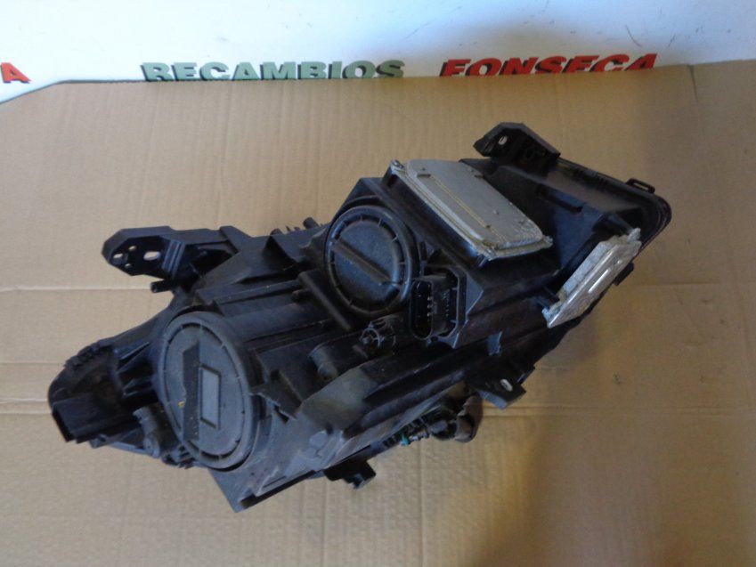 FARO MERCEDES BENZ CLASE CLA 2014 W117 XENÓN ORIGINAL Ref