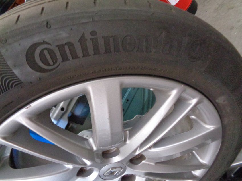 LLANTAS RENAULT MEGANE III GT LINE 205/55 R17 95V NEUMATICOS CONTINENTAL 3 BUEN ESTADO 1 CAMBIAR