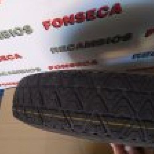 GALLETA NUEVA CON GATO Y LLAVES EN SOPORTE ORIGINAL DE PEUGEOT 308 SW 2014 Neumático Continental 125/85 R16 99M