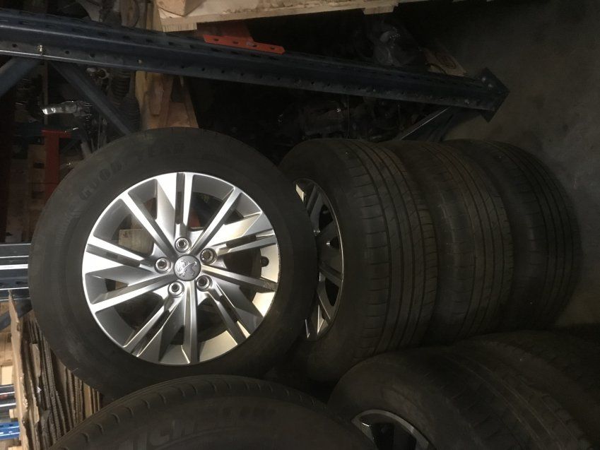 LLANTAS PEUGEOT EN 16"    LLANTAS ORIGINALES 7JX16   NEUMATICOS GOODYEAR 215/60 R16 95V