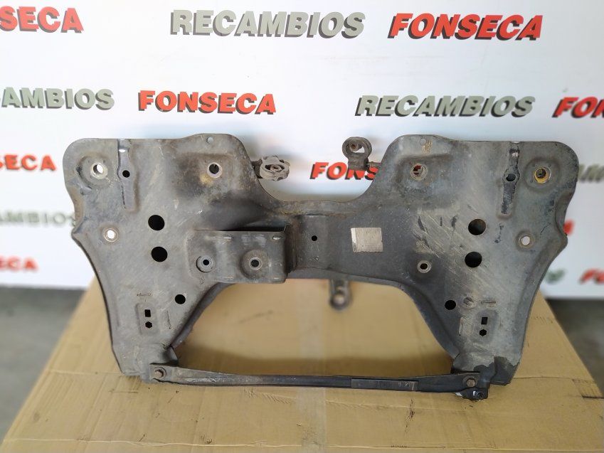 CUNA / PUENTE DELANTERO OPEL CORSA D 2010 1.3 cdti