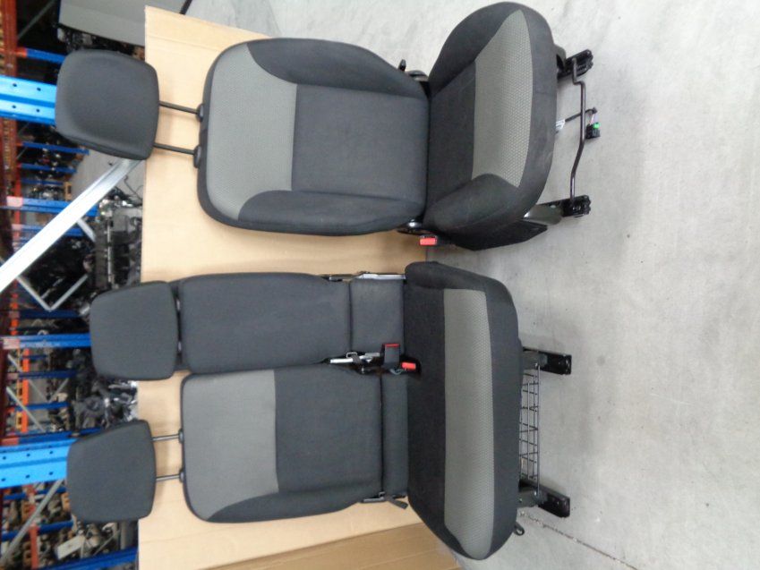 ASIENTOS RENAULT KANGOO 2018 CON TAPIZADOS Y  DE 3 PLAZAS