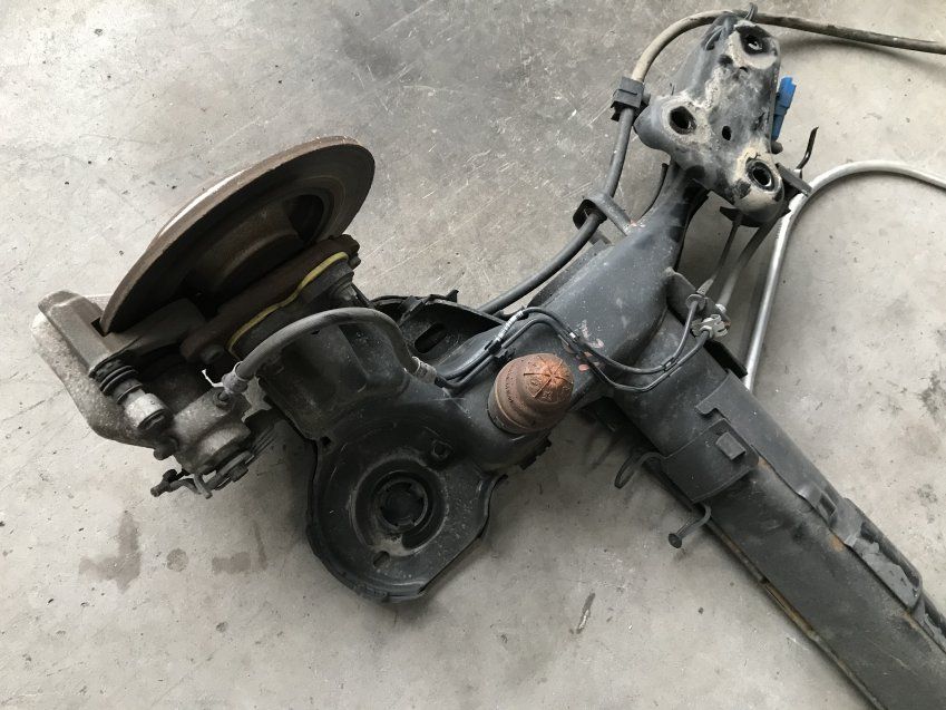 EJE TRASERO COMPLETO CITROEN C3 AIRCROSS II 2019 1.2 Gasolina 82cv 33.000Kms