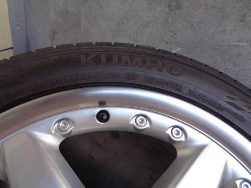 LLANTAS MERCEDES SL 2003 DOBLE MEDIDA ALANTE 255/40 R18 99Y ATRAS 285/35 R18 101Y ET37 NEUMATICOS KUMHO AL 75%