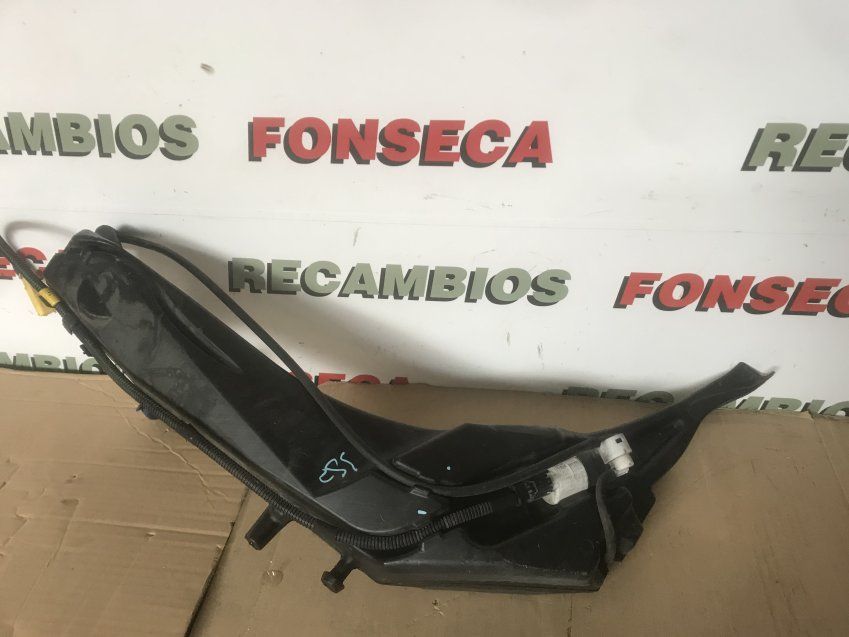 DEPOSITO LIMPIA DELANTERO PEUGEOT 308 II 2018 Ref. 9801927380 / 9806526980