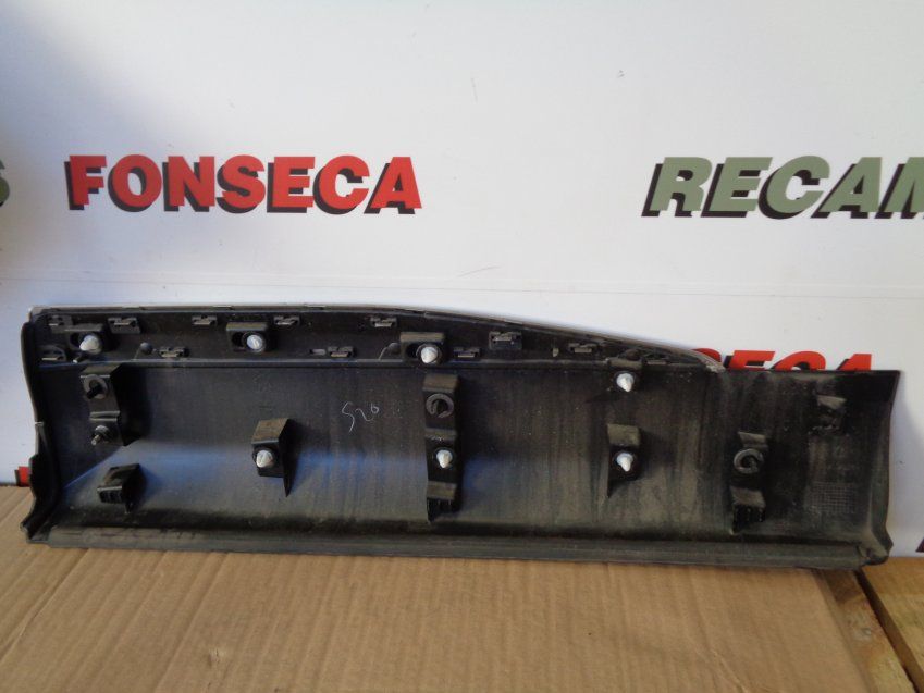 MOLDURA EXTERIOR PUERTA TRASERA DERECHA PEUGEOT 2008 II 2020