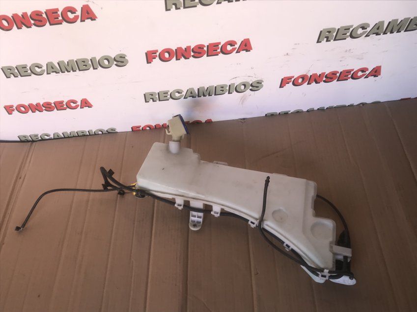 DEPOSITO LIMPIA PARABRISAS DELANTERO PEUGEOT 3008 2017 Ref. 9815637380 / 9810819180