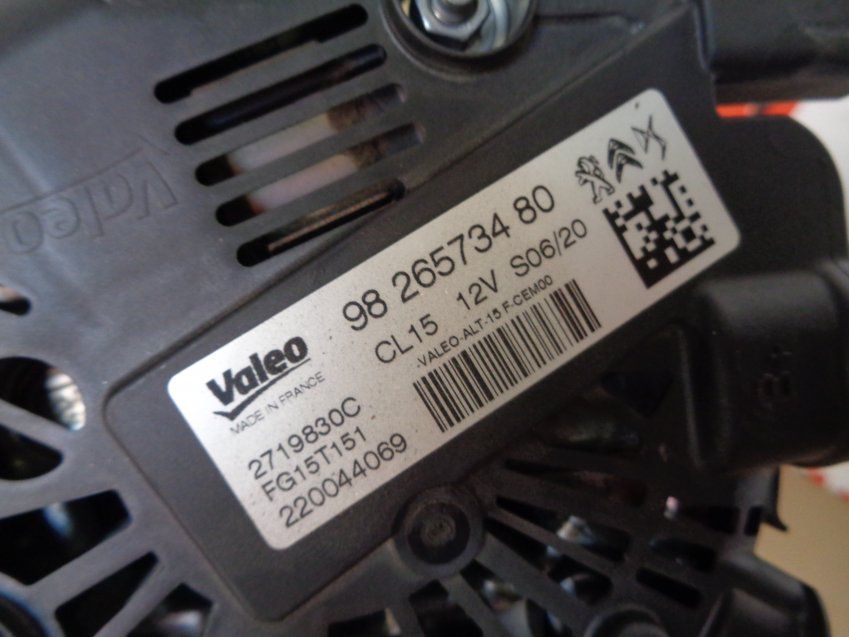 ALTERNADOR PEUGEOT 2008 II 2020 1200 Gasolina 130cv 22.000Kms Marca Valeo   Ref. 9826573480