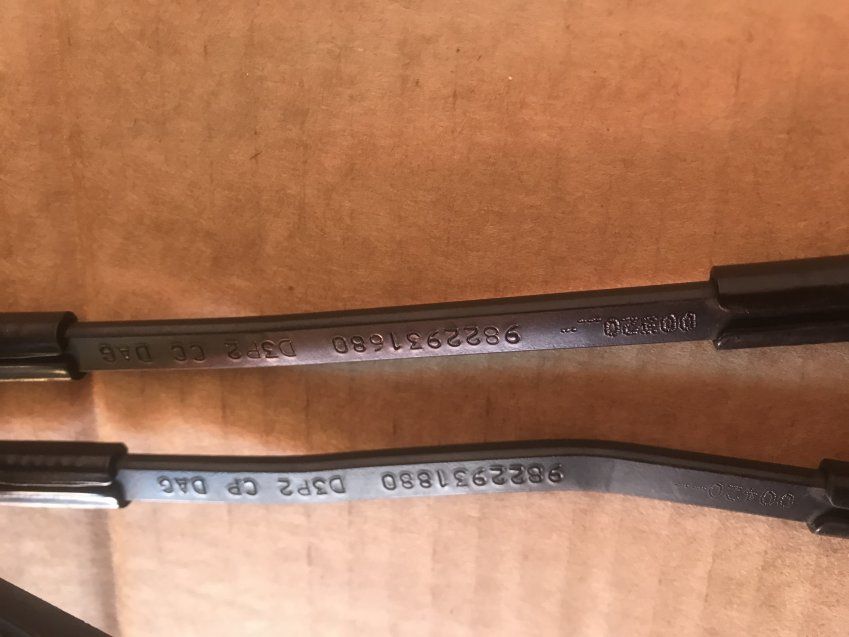 BRAZOS LIMPIA PARABRISAS DELANTERO PEUGEOT 208 II 2020 Ref. 9822931880   9822931680