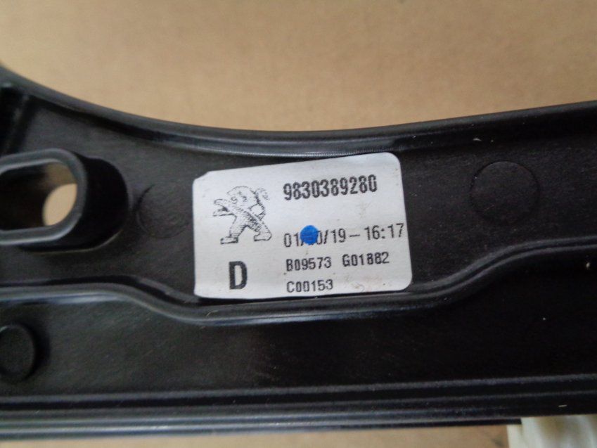 ELEVALUNAS PEUGEOT 3008 2020 DELANTERO DERECHO Ref. 9830389280 / 9829482280 Bosch