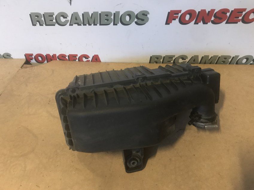 CAJA FILTRO AIRE COMPLETA PEUGEOT 208 I 2018 1.2 Gasolina Usada Ref. 9826454780