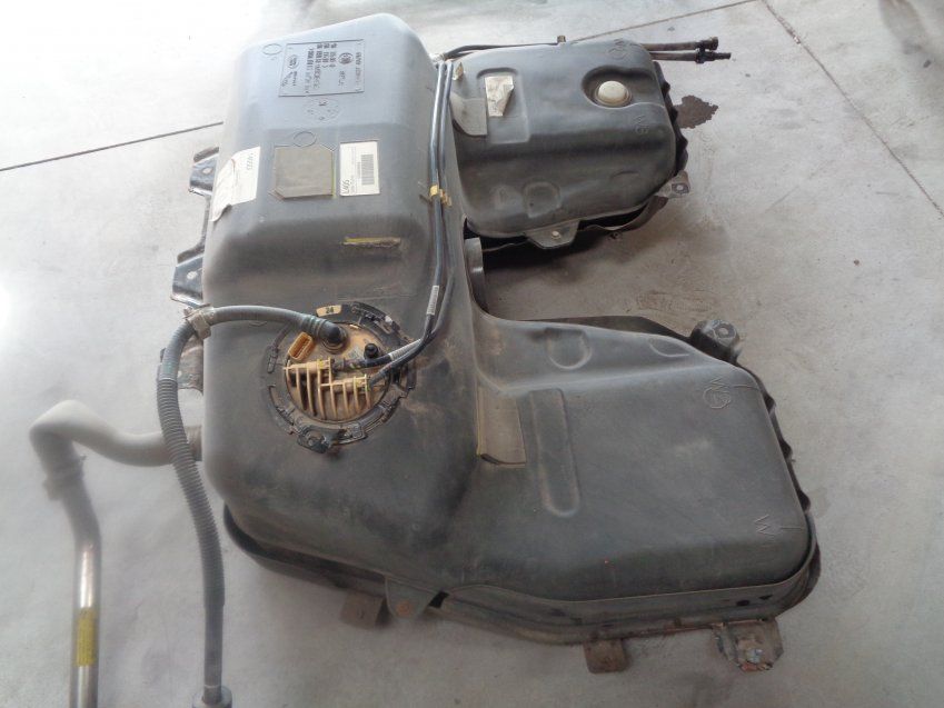 DEPÓSITO COMBUSTIBLE RANGE ROVER VOGUE 2015 L405 4.4 SDV8 COMPLETO CON BOMBA / AFORADOR Y TUBO Ref. DPLA 9K007 CF / CPLA 9K007 / BJ32 9A309 BB  CPLA 9032 FA