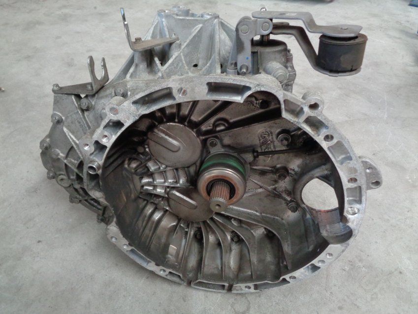 CAJA CAMBIO MANUAL 6V MERCEDES BENZ CLASE A 2015 W176 180cdi 109cv 131.000Kms