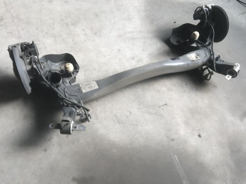 EJE TRASERO COMPLETO PEUGEOT 3008 II 2020 1.5d 130cv