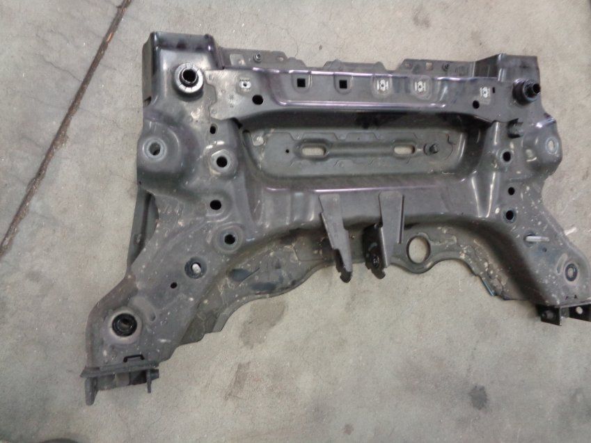 CUNA / PUENTE DELANTERO RENAULT MEGANE IV GT 2017 1600 gasolina 205cv 4 Control 41.000Kms