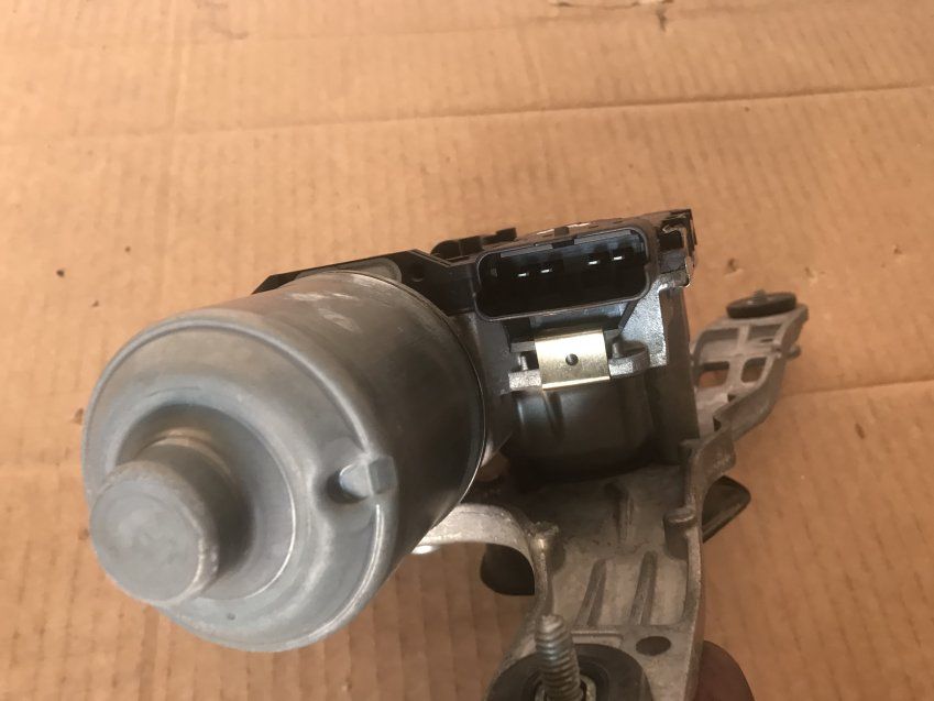 MOTORES LIMPIA PARABRISAS DELANTEROS CITROEN C4 PICASSO 2017 Ref. Izq 9816172980 / Ref. Dcho 9816172880
