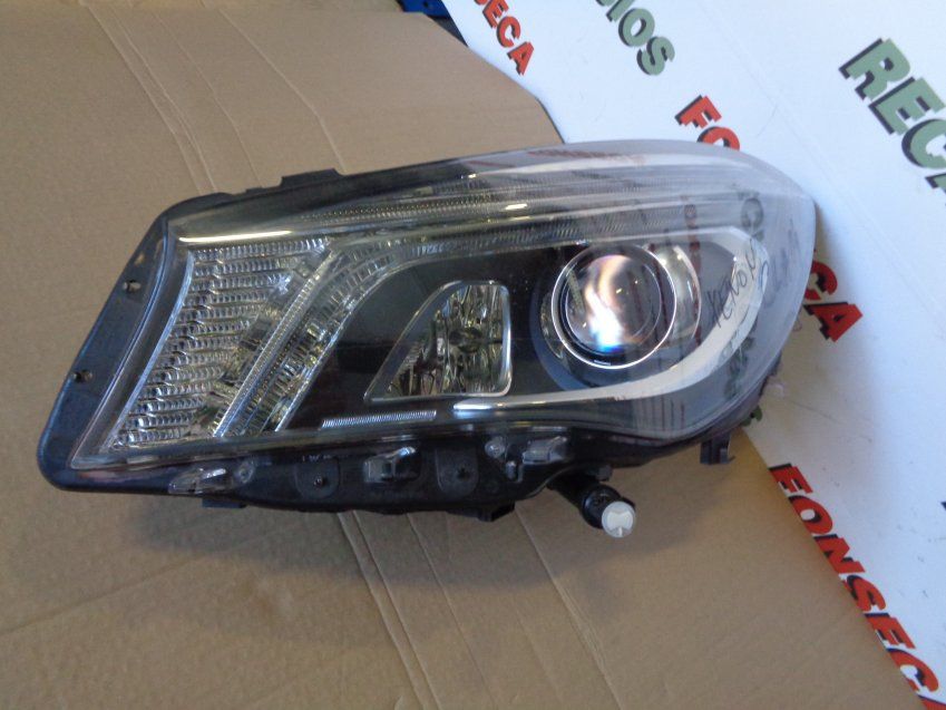 FARO MERCEDES BENZ CLASE CLA 2014 W117 XENÓN ORIGINAL Ref