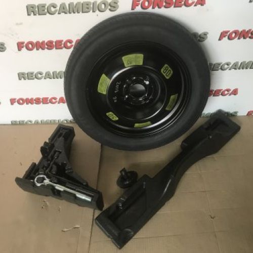 GALLETA NUEVA PEUGEOT 2008 II 2020 CON GATO Y LLAVES   NEUMATICO 125/85 R16 99M   ET10