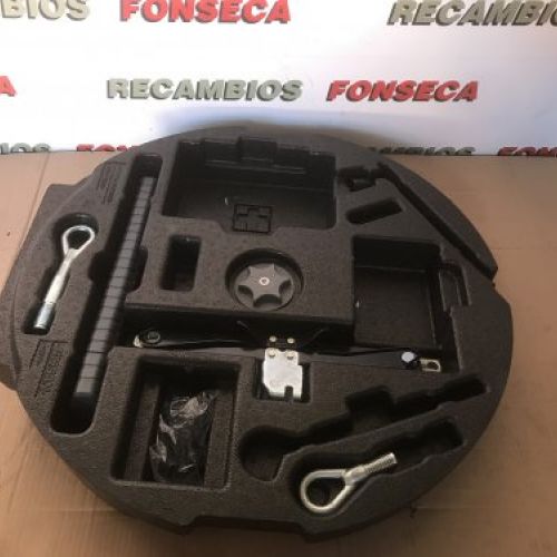 GATO CON LLAVES EN SU SOPORTE ORIGINAL NISSAN QASHQAI 2019 J11
