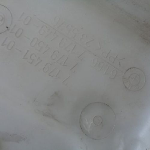 DEPOSITO LIMPIA PARABRISAS DELANTERO