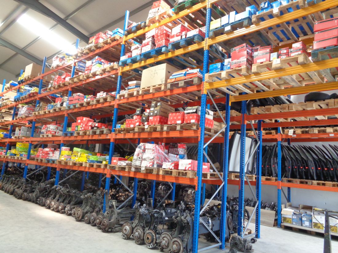 Almacén de repuestos para el automóvil en Salamanca