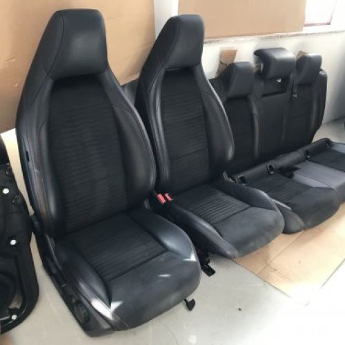 ASIENTOS DELANTEROS Y TRASEROS AMG MERCEDES A 2015 W176 CON TAPIZADOS DE PUERTAS