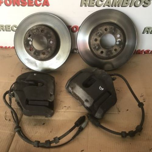 DISCOS Y PINZAS FRENO DELANTEROS BMW SERIE 5 2008 520d 177cv E60 E61