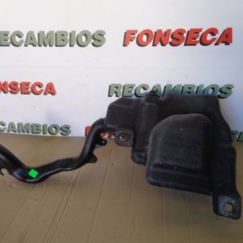 DEPOSITO LIMPIA PARABRISAS DELANTERO MERCEDES BENZ CLASE CLA 45 2014 W117 Ref