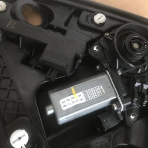 ACTUADOR DE PESTILLO DE CERRADURA TRASERA IZQUIERDA AUDI A7 2015 Ref