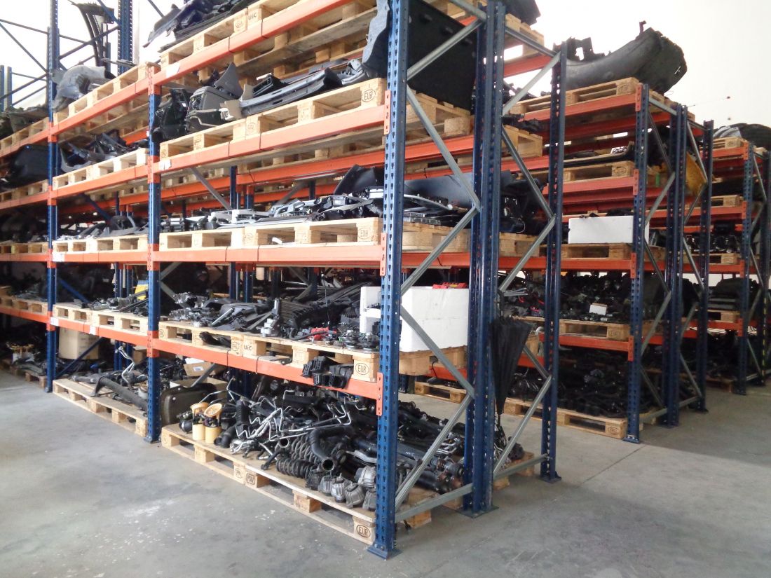 Almacén repuestos automóvil
