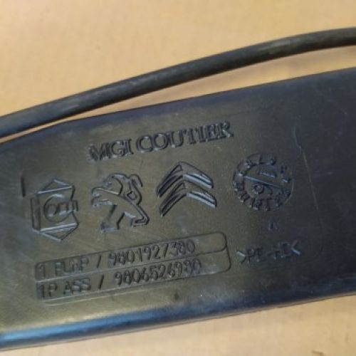 DEPOSITO LIMPIA PARABRISAS DELANTERO PEUGEOT 308 SW 2014 Ref