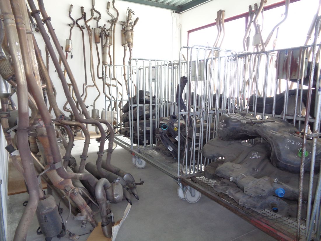 Almacén repuestos el automóvil